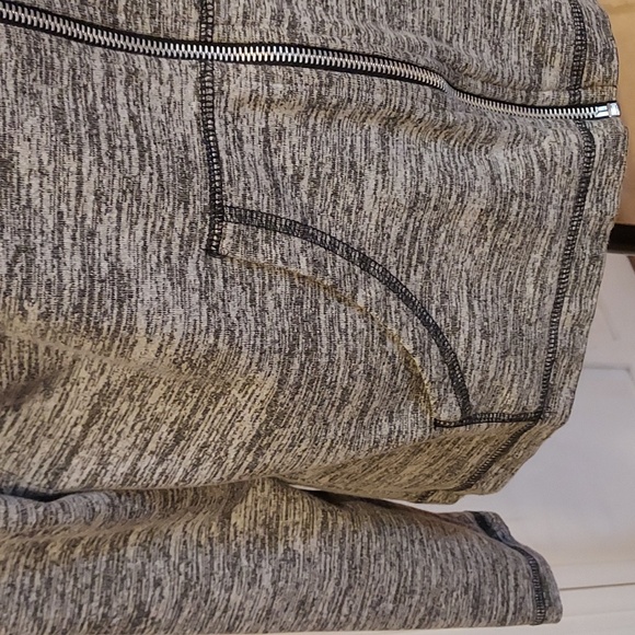 Mossimo Green Sweatshirt And Black White Sweatshirt Hoody Bundle Of 2 - Picture 10 of 10